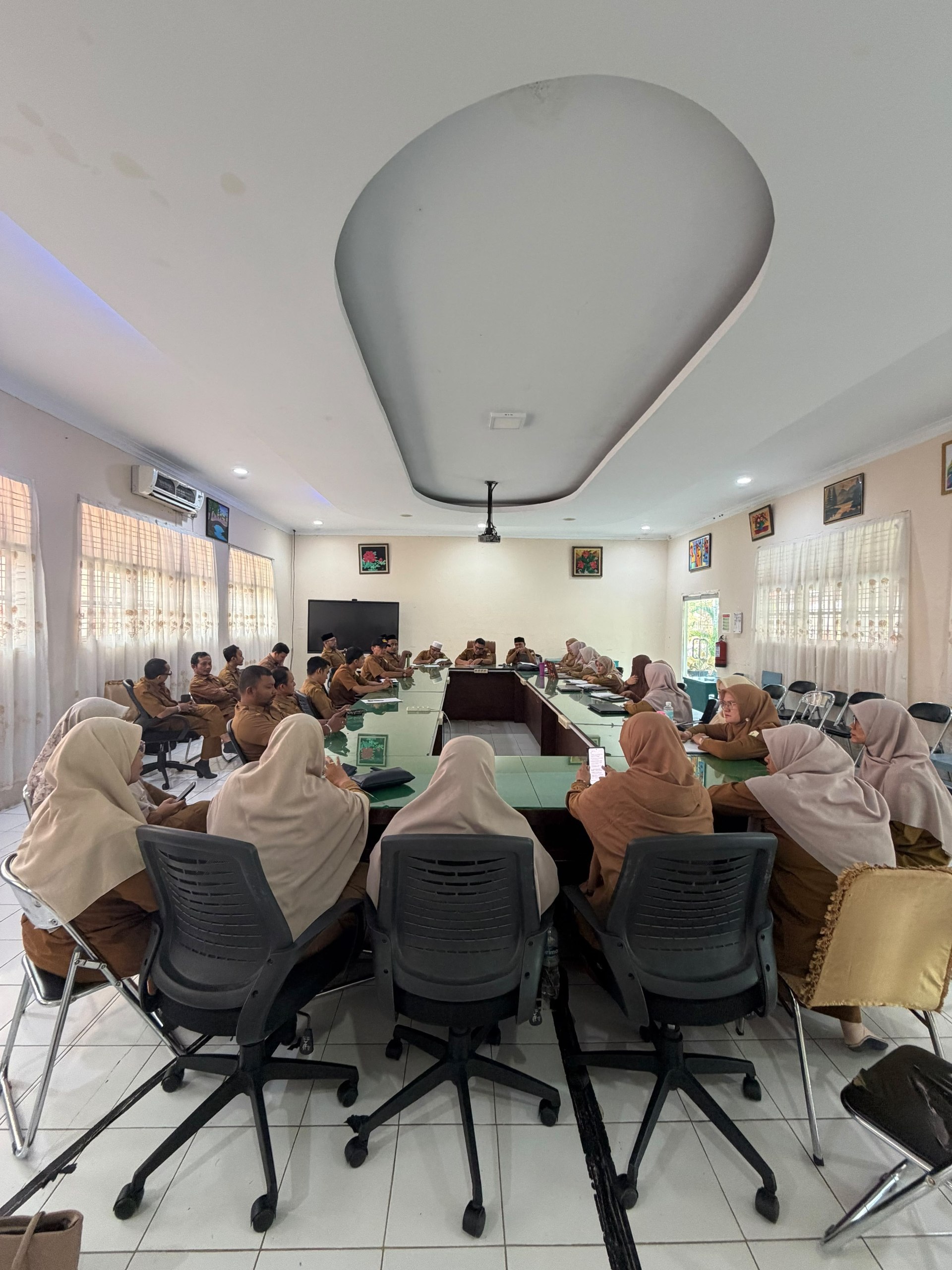 Dokumentasi rapat pengembangan sekolah
